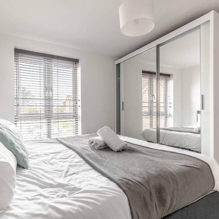 2 Bed & 2 Bath Cosy Apartment Slough- Free Parking Екстер'єр фото