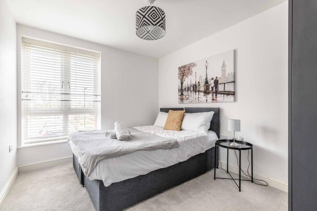 2 Bed & 2 Bath Cosy Apartment Slough- Free Parking Екстер'єр фото